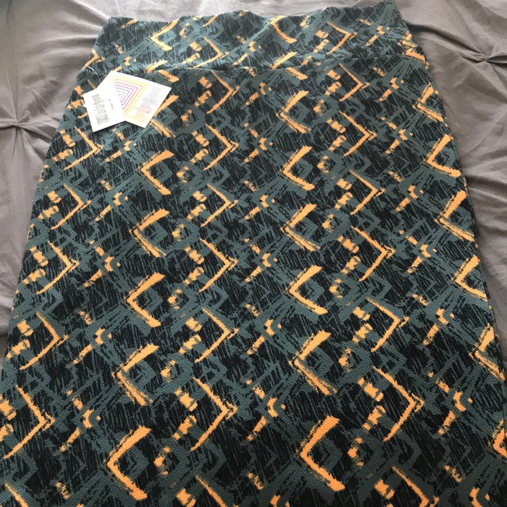 LuLaRoe Cassie skirt - size medium